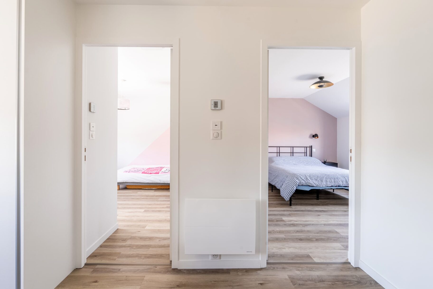 Aménagement intérieur d’une surélévation à Saint-Sébastien-sur-Loire – création de deux chambres lumineuses à l’étage, réalisées par Activ Travaux – Atlantic Déco & Travaux
