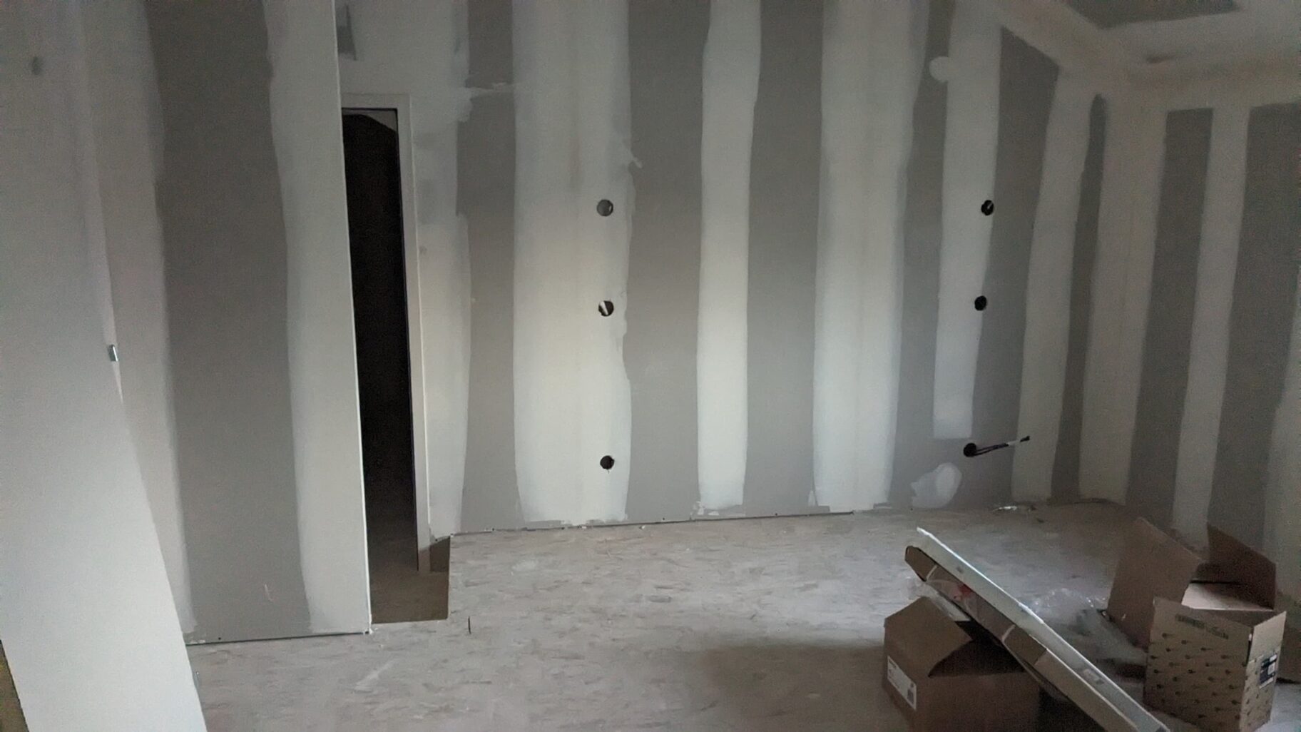 finitions du placo avant peinture, réalisées par Activ Travaux – Atlantic Déco & Travaux.