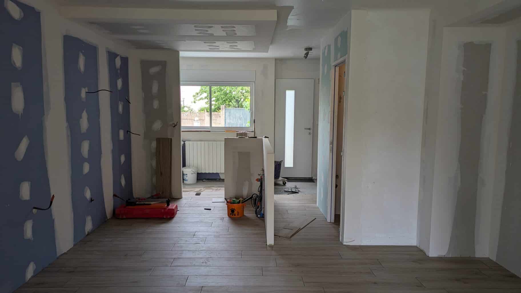 Faux plafond et préparation de la cuisine