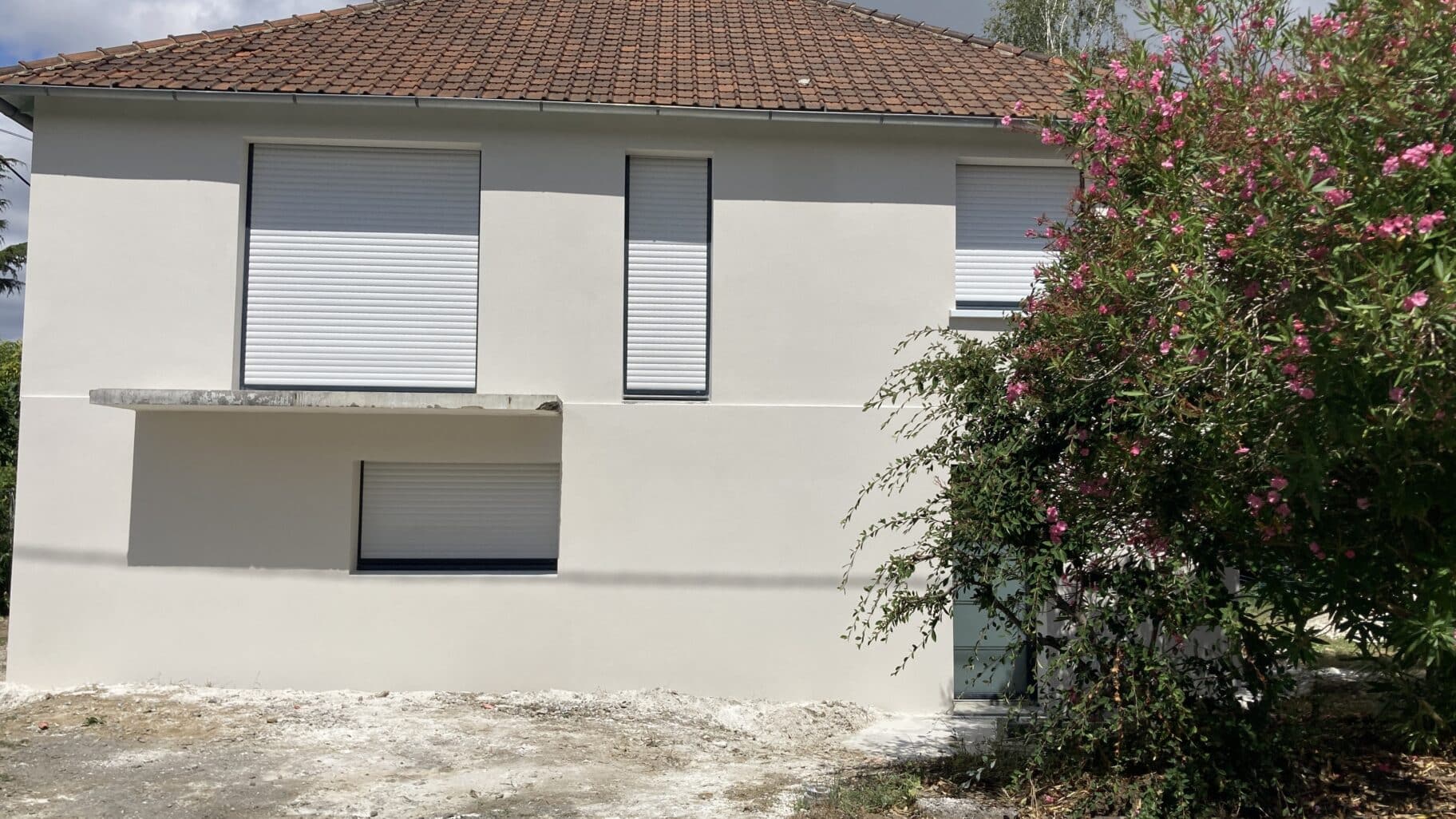 Travaux de rénovation de façade à Saint-Sébastien-sur-Loire.
