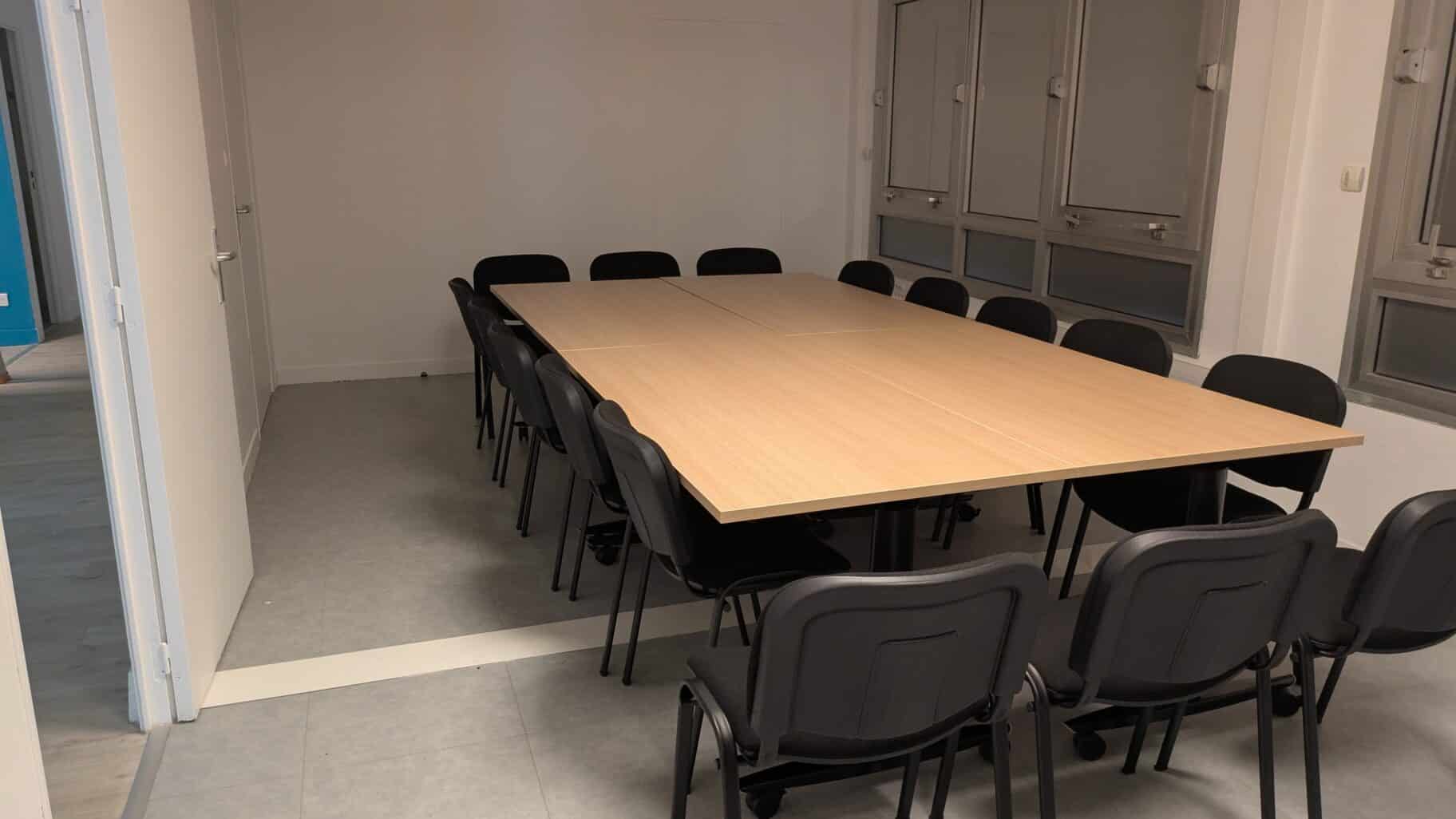 Travaux d'aménagement d'une salle de réunion
